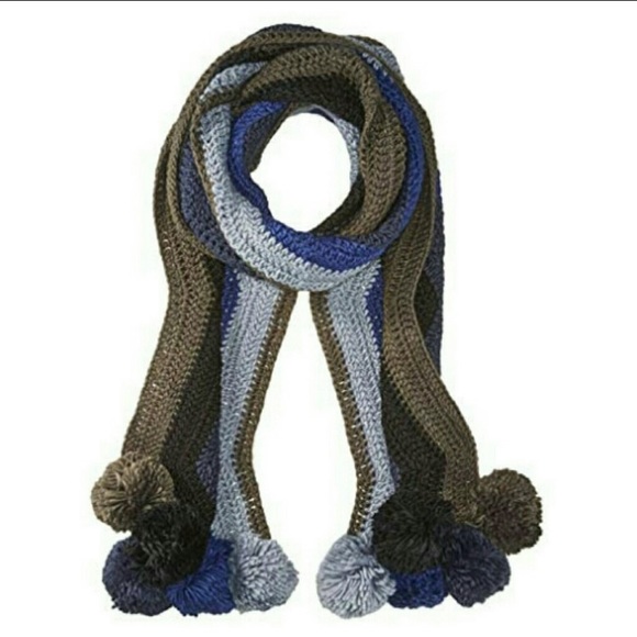 🎄 BCBGMAXAZRIA Crochet Striped Pompom Trim Muffler Elongated Scarf NWT O/S - Picture 5 of 9